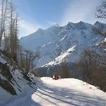 In Fee Near Slopes 公寓